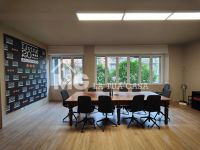 Affittasi ufficio ristrutturato in via Vigoni 8